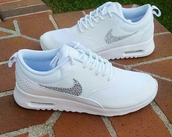 air max thea femme noir et blanche